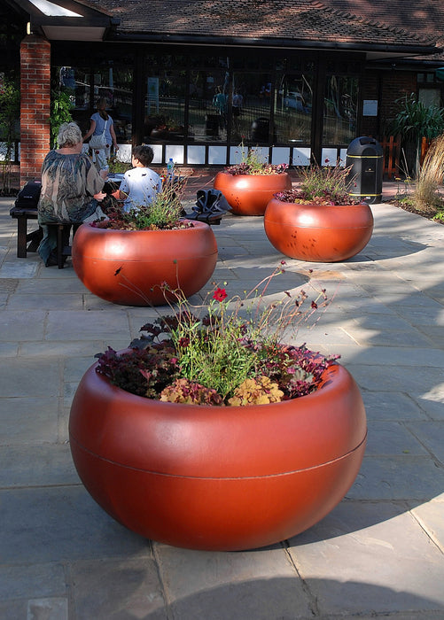 Bespoke colours available (see Boulevard Chromatic planters)